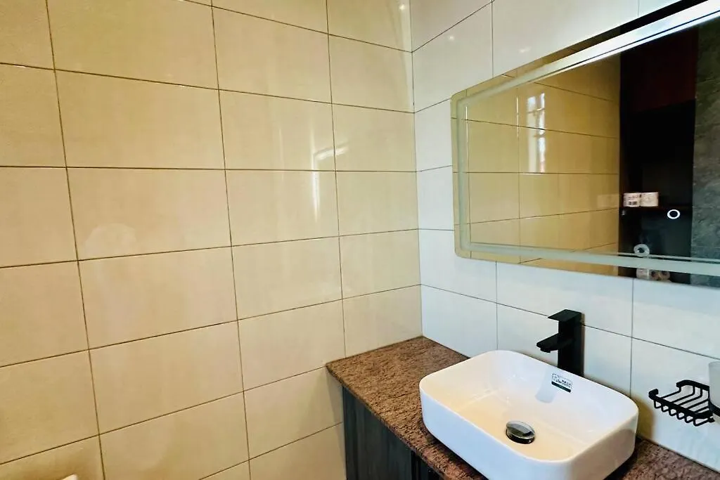 Apartamento Blackoak Luxury Home B05 1Br Kyanja Kampala